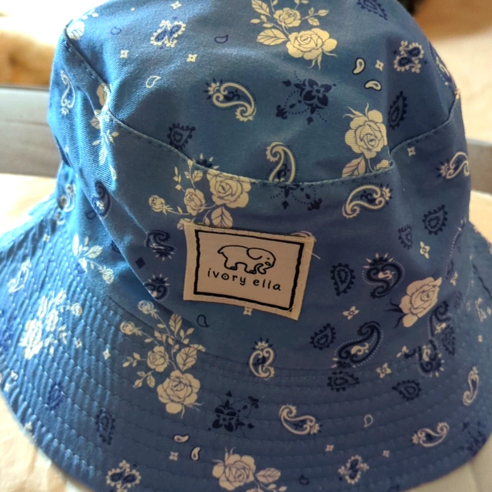 Ivory Ella Sun Hat.  New Blue &:White. NWOT Sale